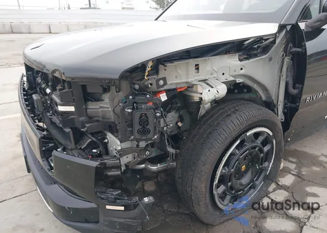 2025 Rivian R1S Adventure Dual Motor Large Pack/Adventure Dual Motor Max Pack z USA, uszkodzony, nr VIN 7PDSGBBA5SN046508